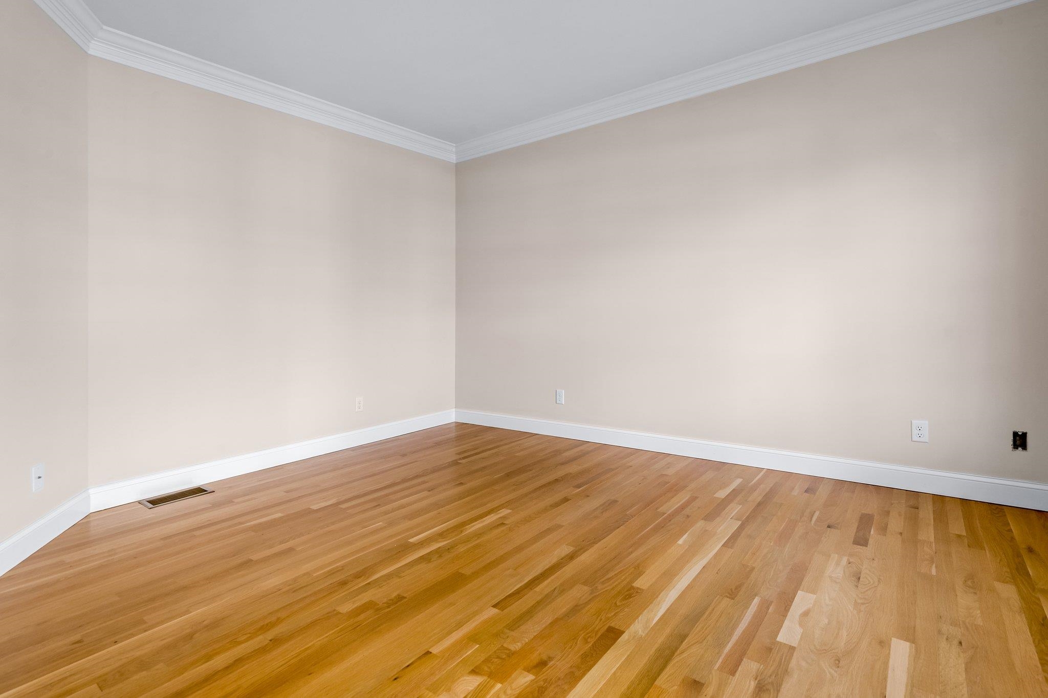 143 Brookview Drive Hooksett, NH 03106 - Photo 7 of 36