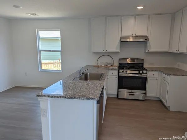 $1,880 | 7350 Rosada Way, San Antonio, TX 78218