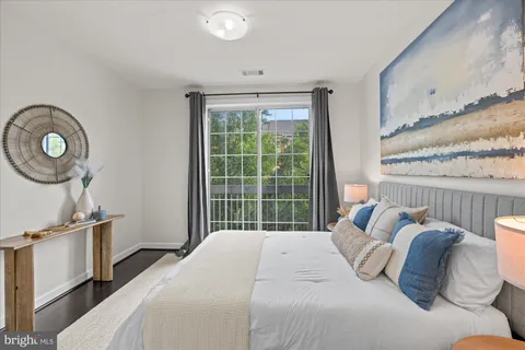 $599,900 | 400 Cameron Station Boulevard, Unit 202, Alexandria, VA 22304