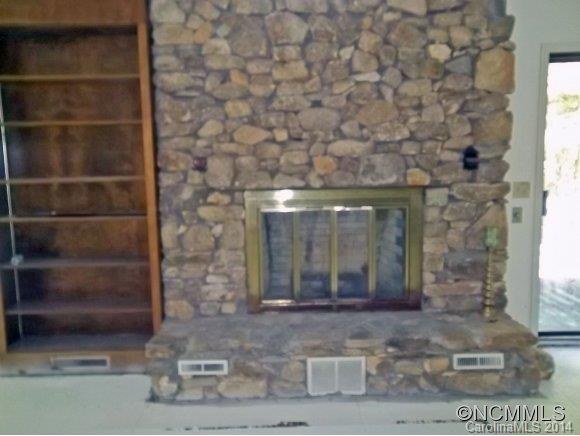 136 Pleasant Hill Road Flat Rock, NC 28739 - Photo 5 of 16 Gallery Image 5