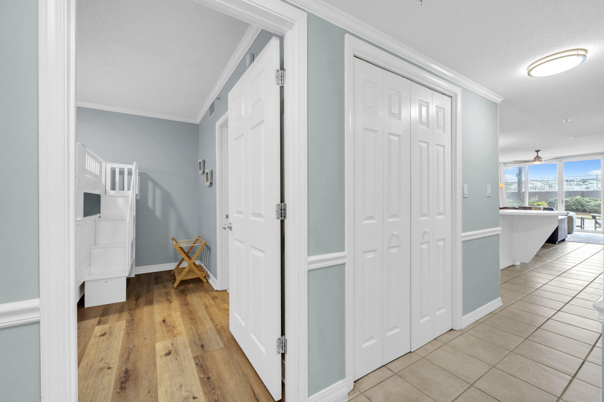 520 Santa Rosa Boulevard, Unit 100 Fort Walton Beach, FL 32548 - Photo 30 of 47 Hallway