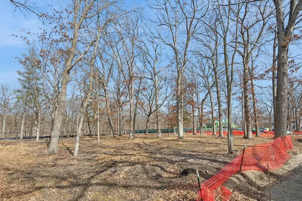 $999,000 | 396 Forest Edge Drive, Glencoe, IL 60022