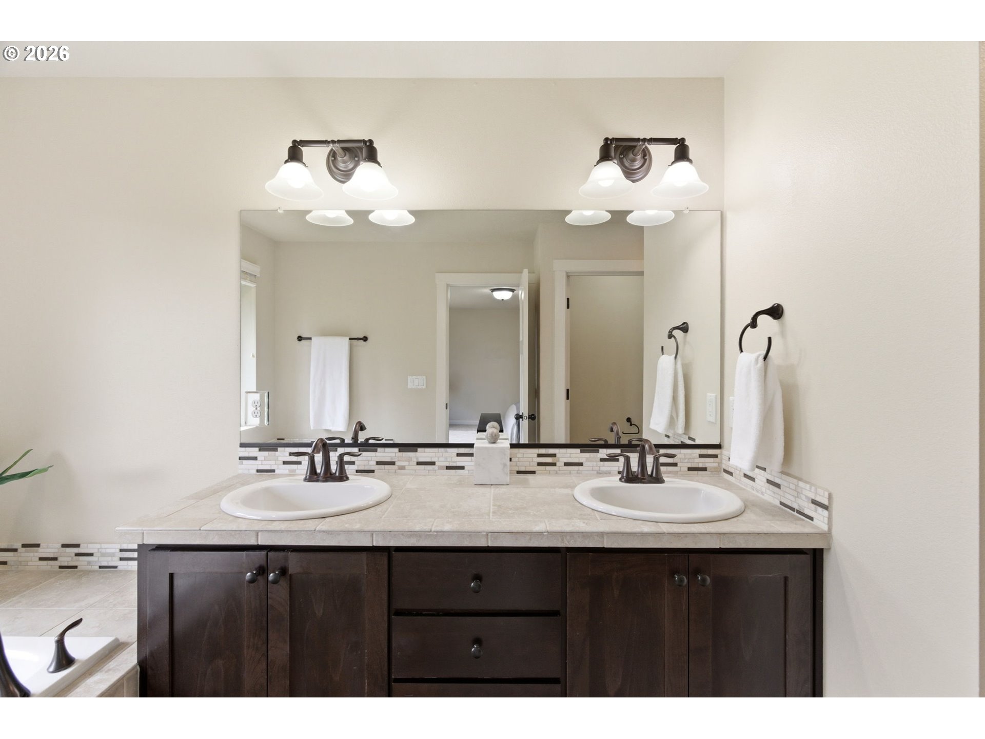 8702 Southwest Vale Court Wilsonville, OR 97070 - Photo 27 of 47