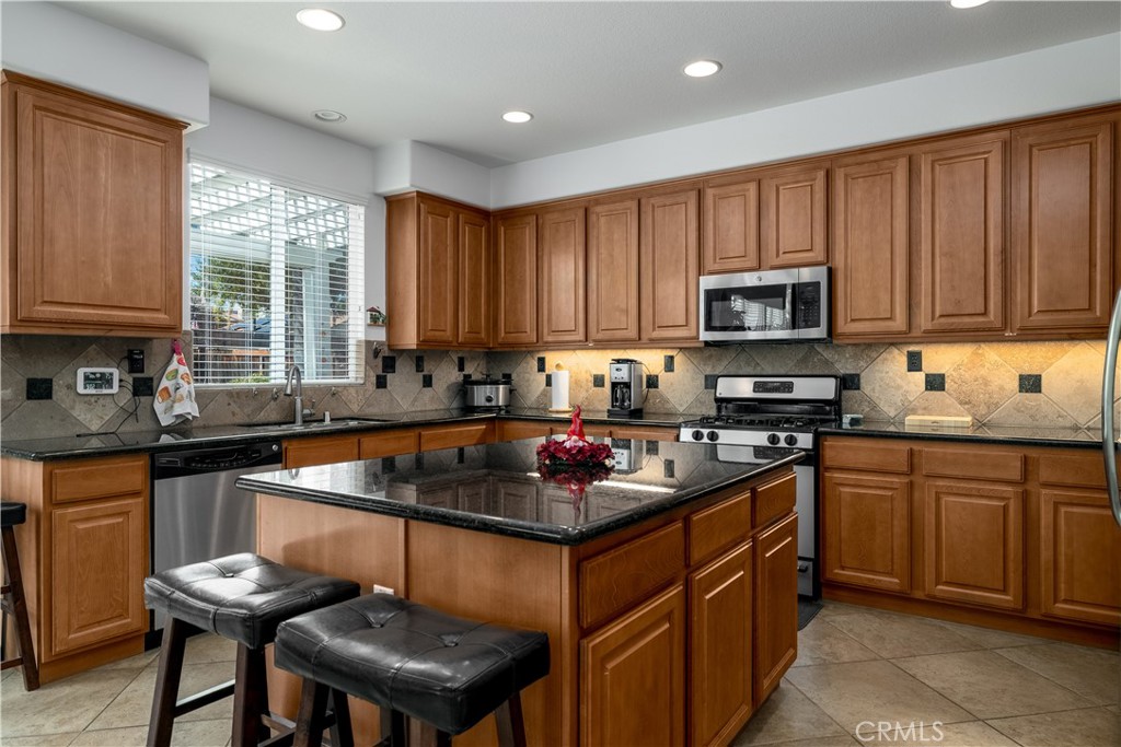 27075 Comet View Court Menifee, CA 92585 - Photo 9 of 34