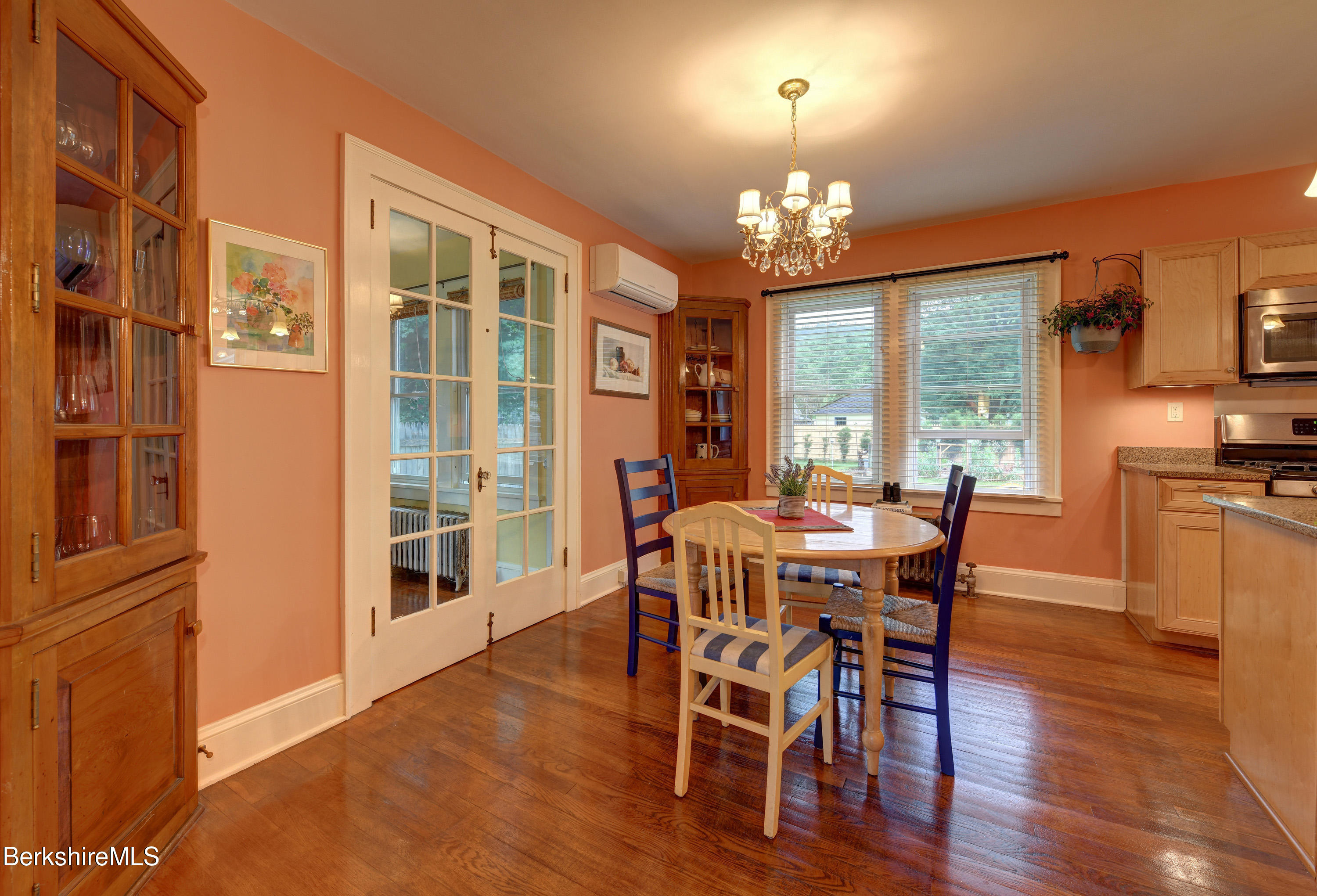 242 State Road Great Barrington, MA 01230 - Photo 10 of 31 24 Dining Area