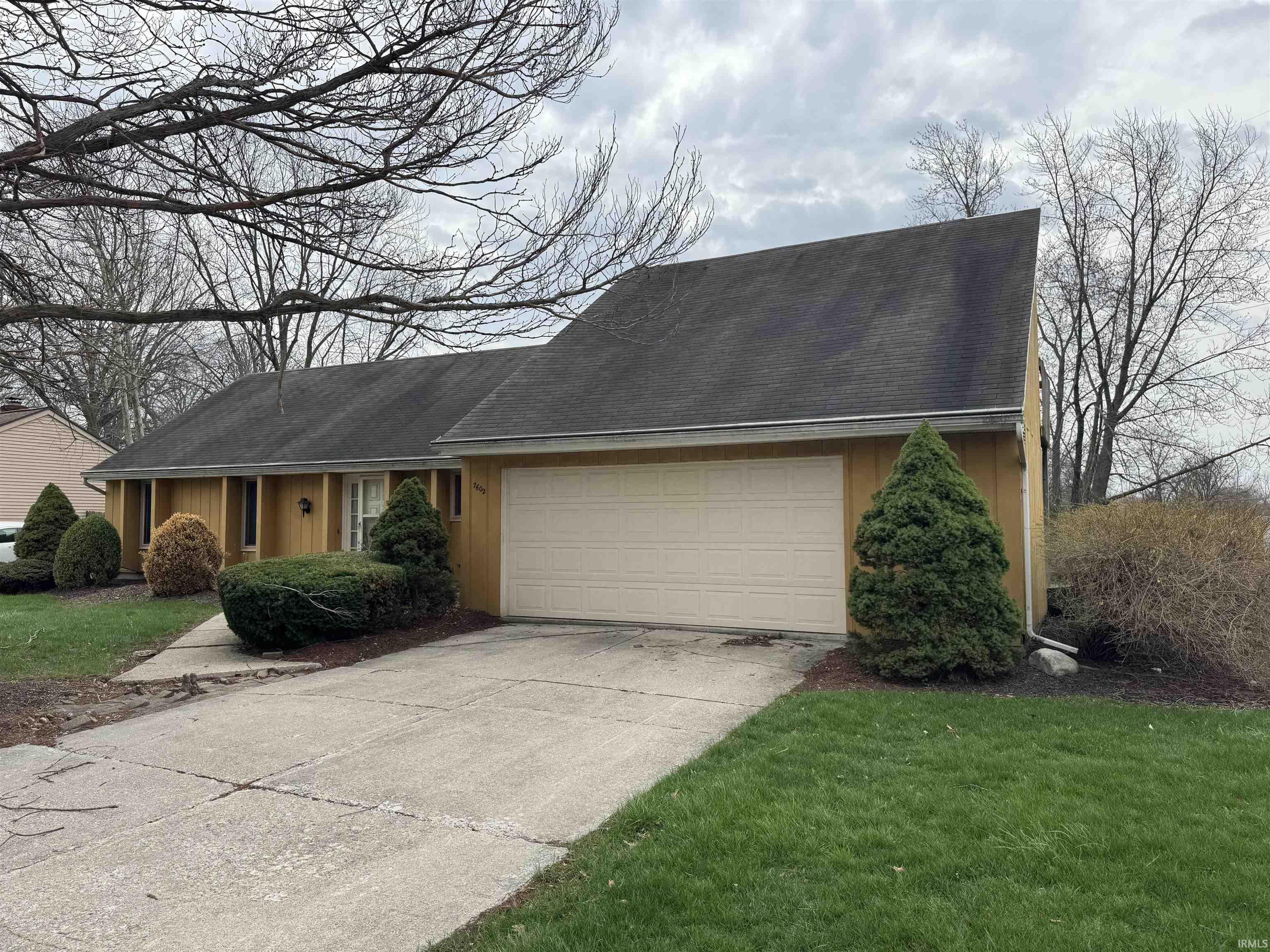 7602 Harcourt Drive Fort Wayne, IN 46835 - Photo 3 of 34