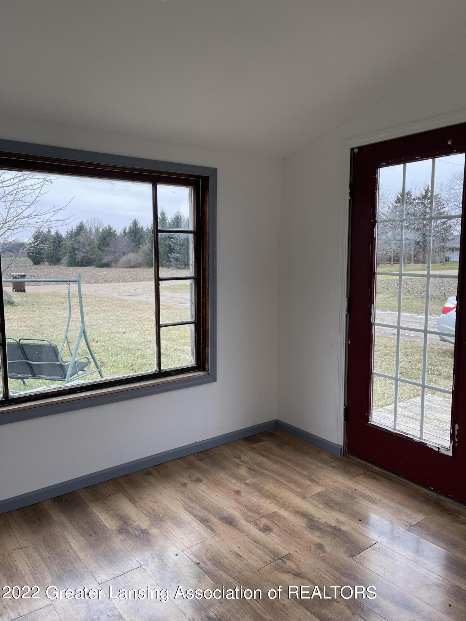 2289 East Hayes Road Ithaca, MI 48847 - Photo 2 of 20 IMG_8894