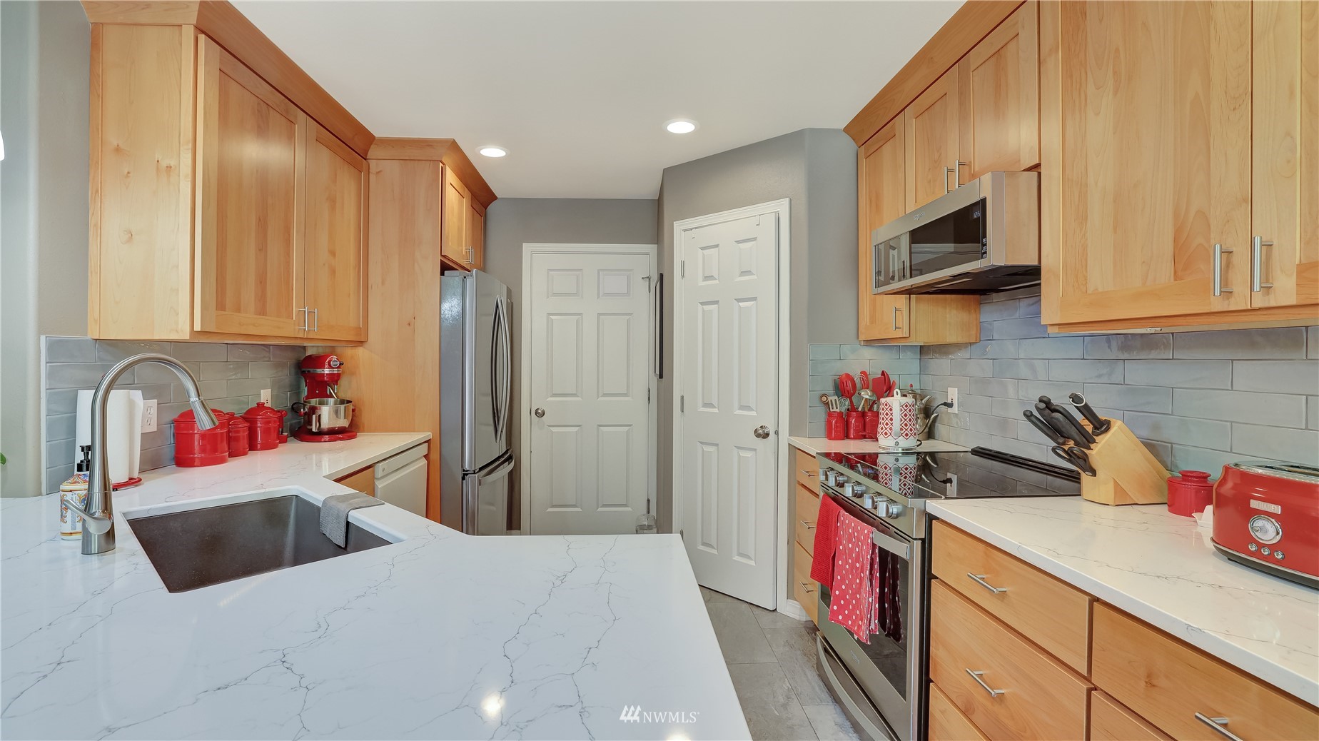 556 Elma Place Northeast Renton, WA 98059 - Photo 18 of 36 Gallery Image 18
