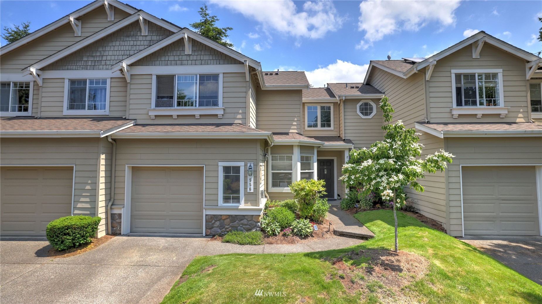 556 Elma Place Northeast Renton, WA 98059 - Photo 5 of 36 Gallery Image 5