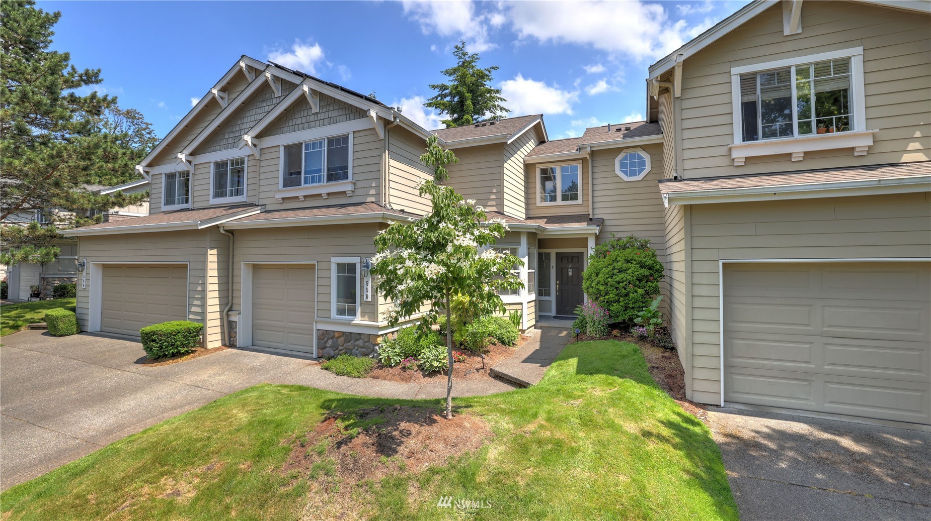 556 Elma Place Northeast Renton, WA 98059 - Photo 6 of 36 Gallery Image 6