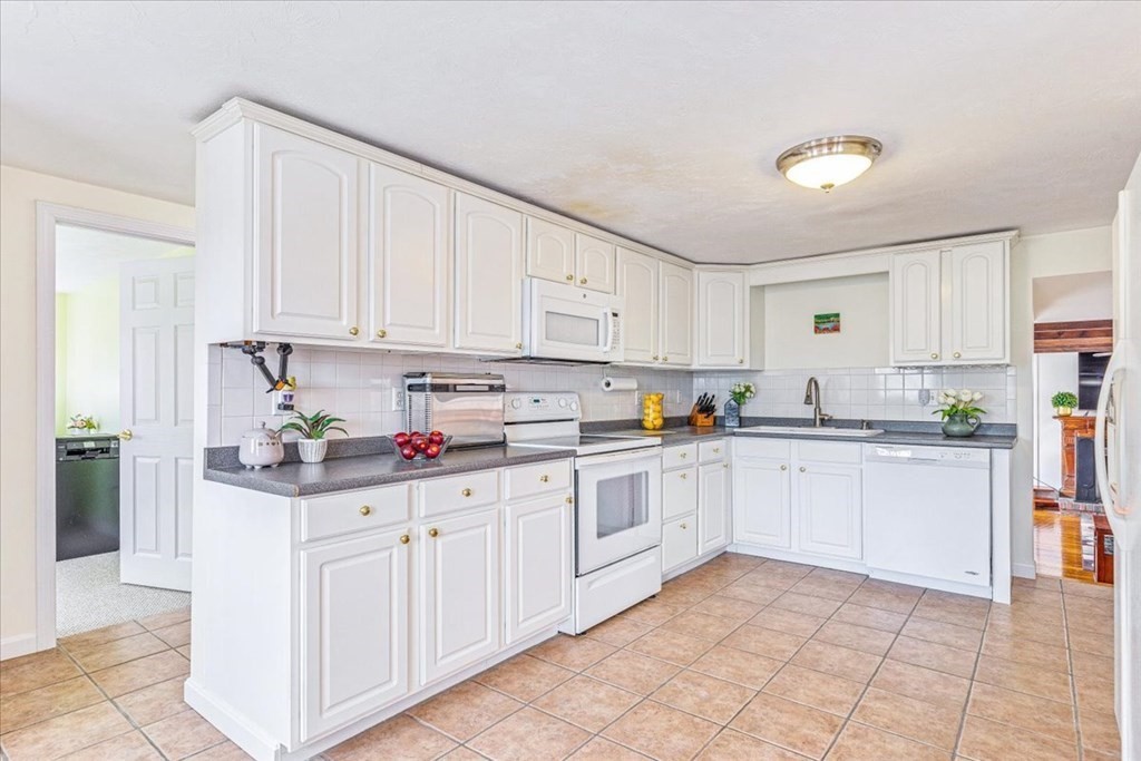 2 Ames Island Road Wareham, MA 02571 - Photo 9 of 37 Gallery Image 9