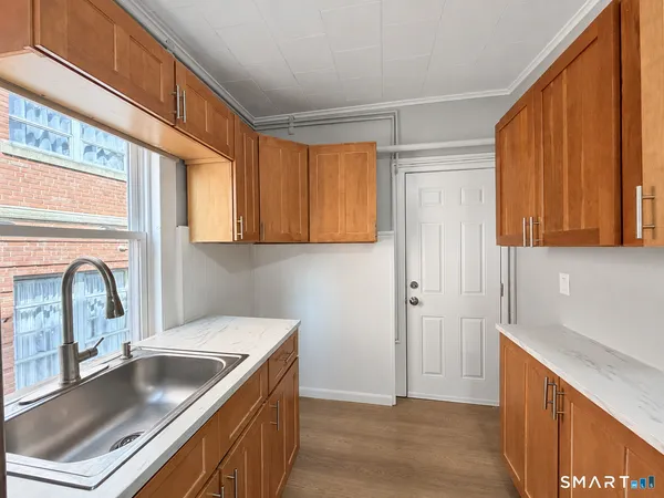 $1,650 | 63 Derby Avenue, Unit 4, Derby, CT 06418