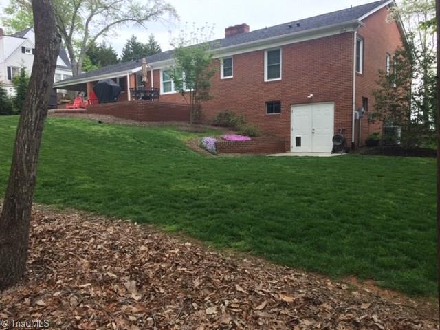 711 Country Club Road Mount Airy, NC 27030 - Photo 3 of 30 Gallery Image 3