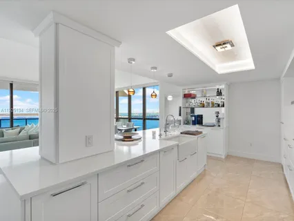 $2,100,000 | 1331 Brickell Bay Drive, Unit 1811, Miami, FL 33131
