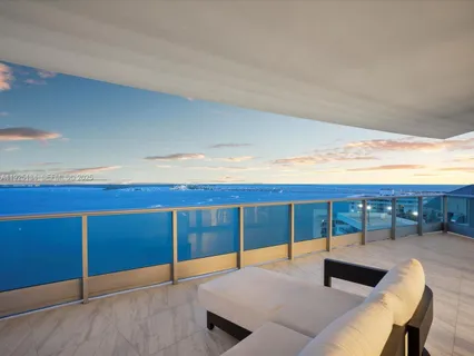 $2,100,000 | 1331 Brickell Bay Drive, Unit 1811, Miami, FL 33131