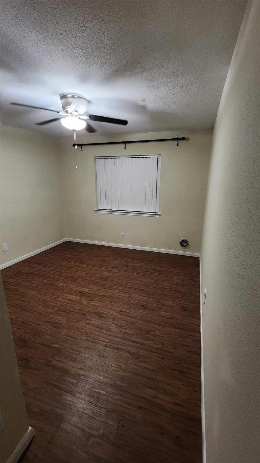 9310 Blackhawk Circle Houston, TX 77075 - Photo 20 of 23 a view of room and window