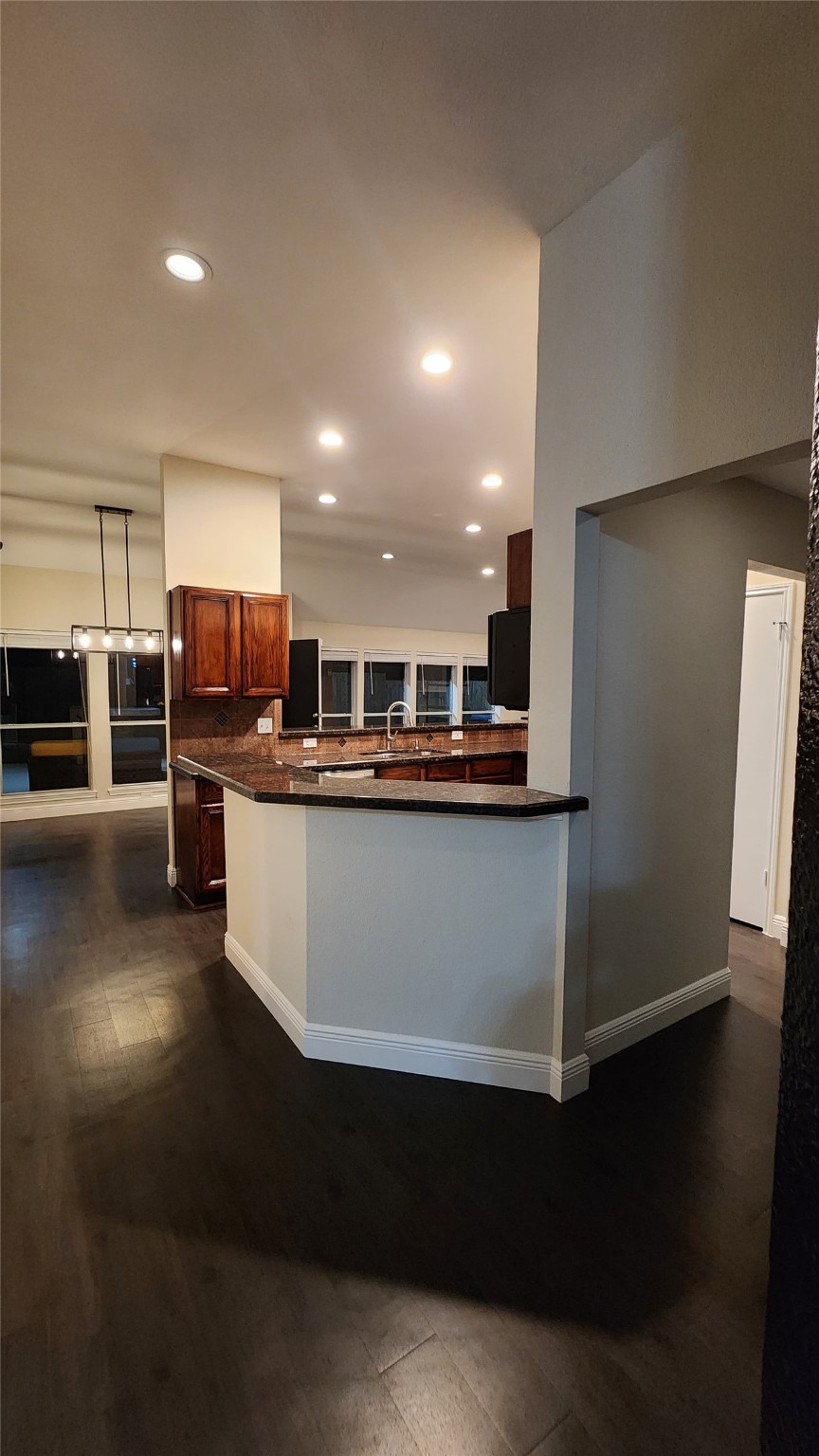 9310 Blackhawk Circle Houston, TX 77075 - Photo 5 of 23 a kitchen with stainless steel appliances a refrigerator and a stove top oven