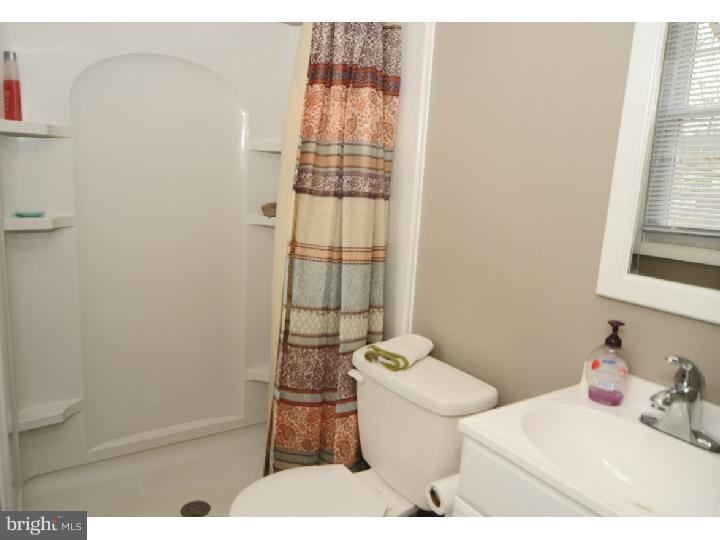 628 Kismet Road Philadelphia, PA 19115 - Photo 11 of 22 Bathroom