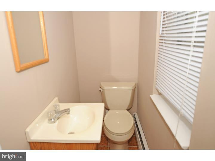 628 Kismet Road Philadelphia, PA 19115 - Photo 15 of 22 Bathroom