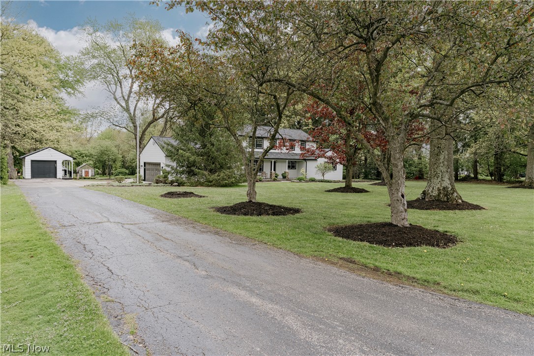 15437 Hemlock Point Road Chagrin Falls, OH 44022 - Photo 2 of 50