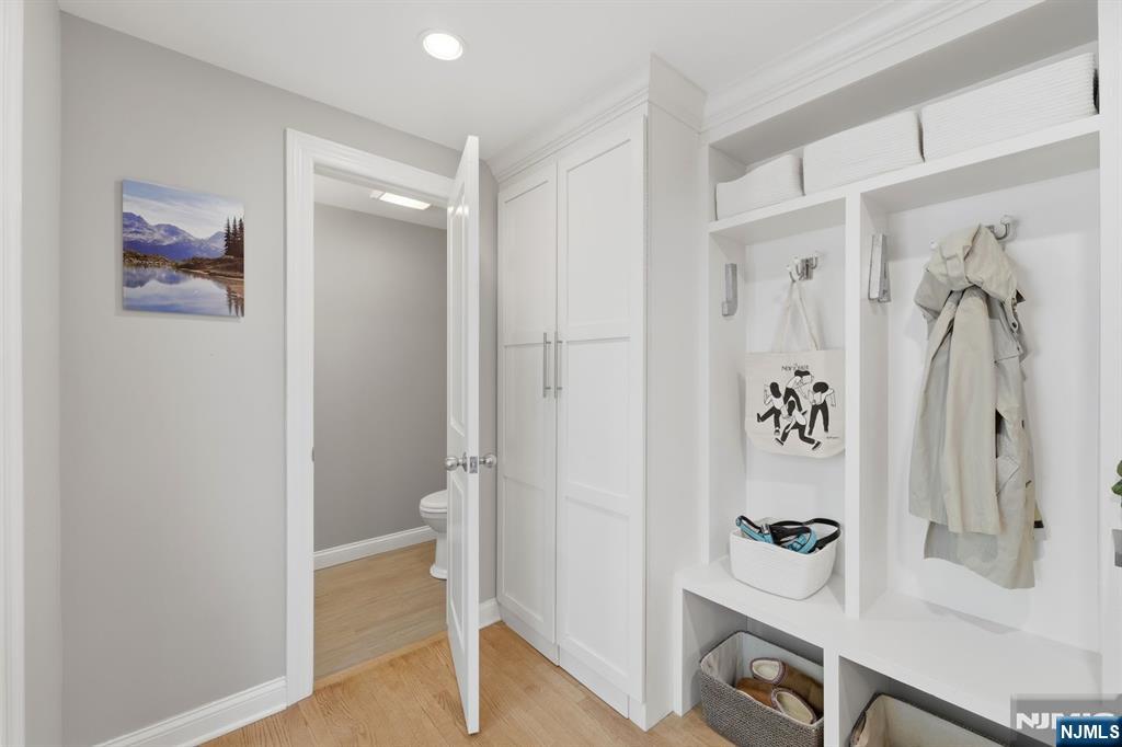 89 Surrey Lane Tenafly, NJ 07670 - Photo 16 of 49 a view of bathroom