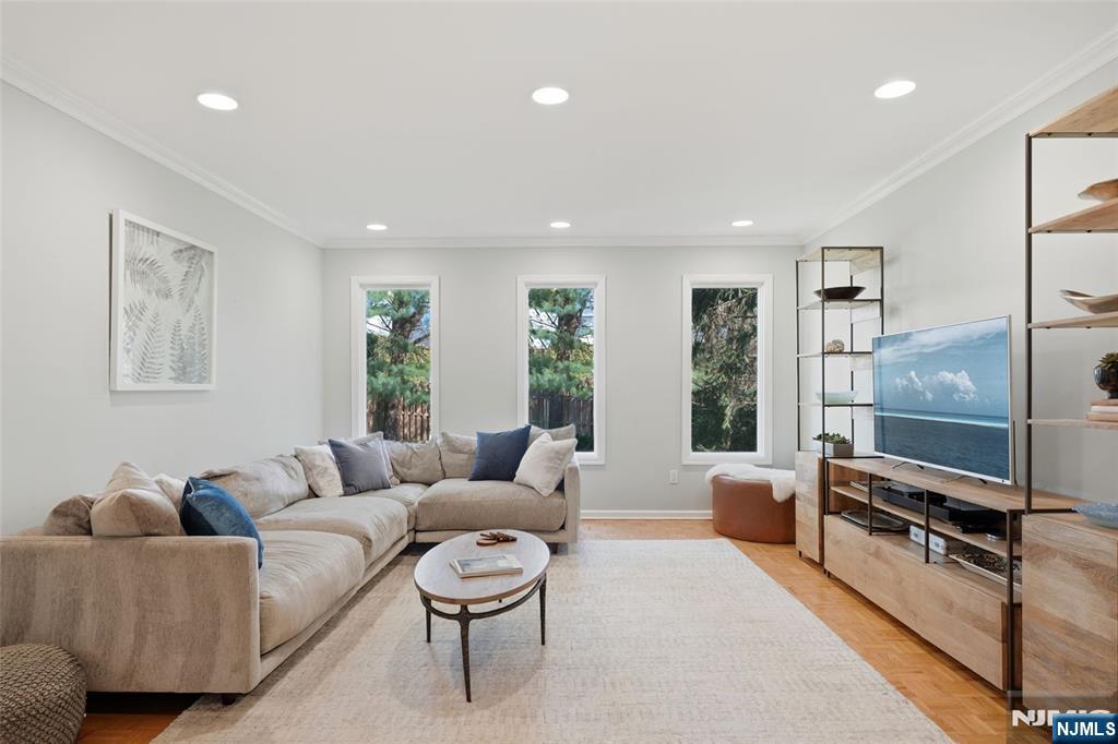 89 Surrey Lane Tenafly, NJ 07670 - Photo 20 of 49 a living room with furniture
