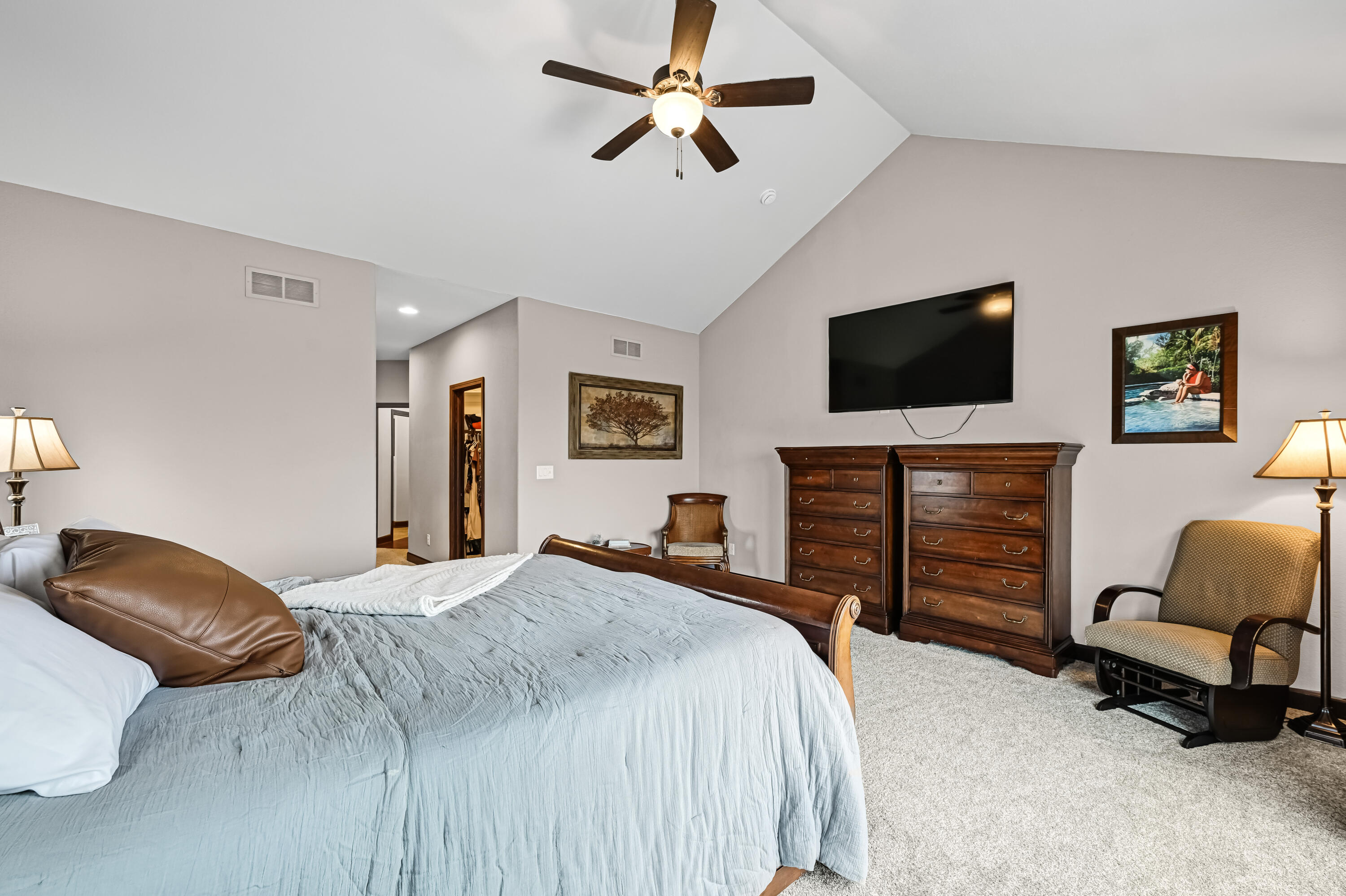 4722 West Oakwood Road Franklin, WI 53132 - Photo 13 of 41 Primary Bedroom (2)