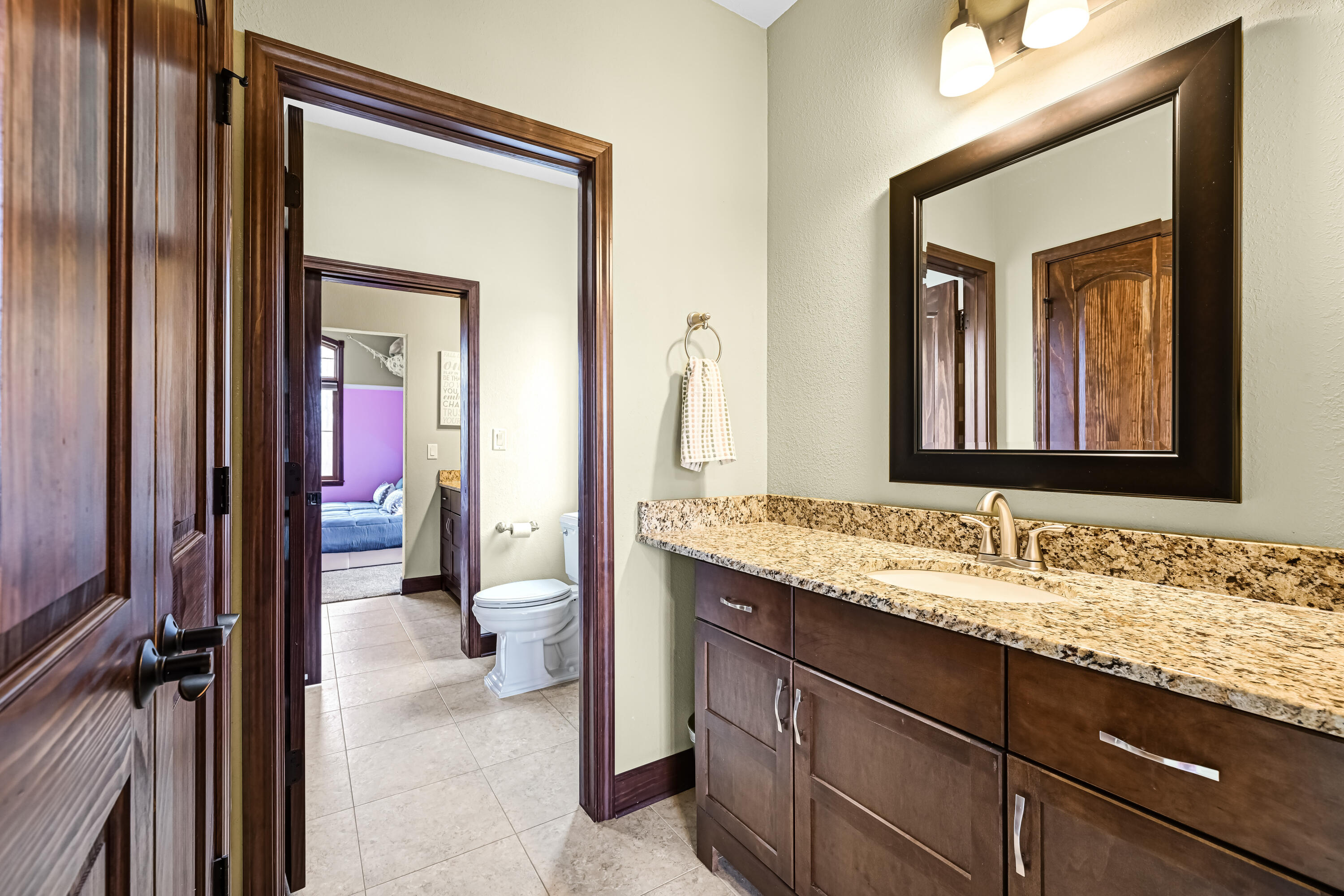 4722 West Oakwood Road Franklin, WI 53132 - Photo 23 of 41 Jill & Jill Bath (3)