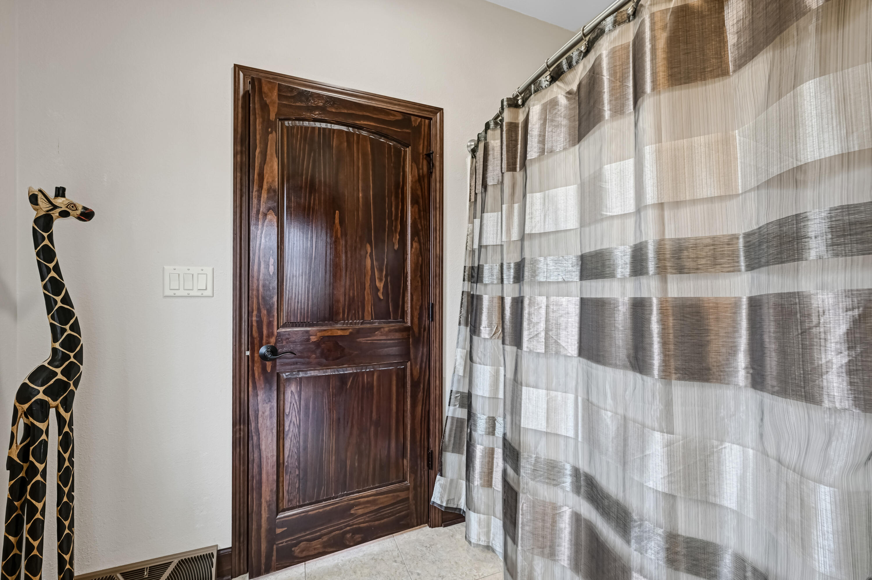 4722 West Oakwood Road Franklin, WI 53132 - Photo 24 of 41 Jill & Jill Bath (2)