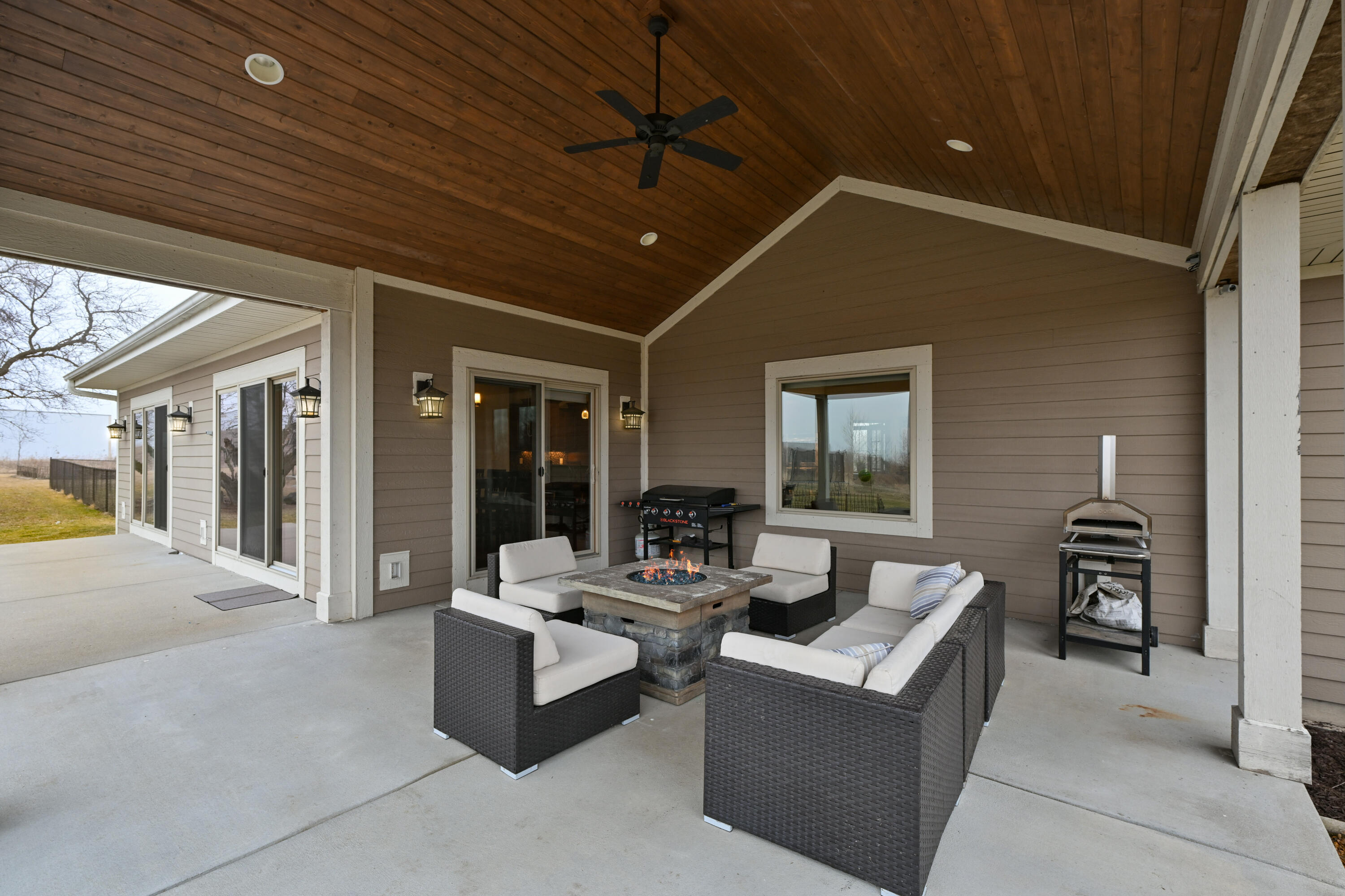 4722 West Oakwood Road Franklin, WI 53132 - Photo 34 of 41 Covered Patio