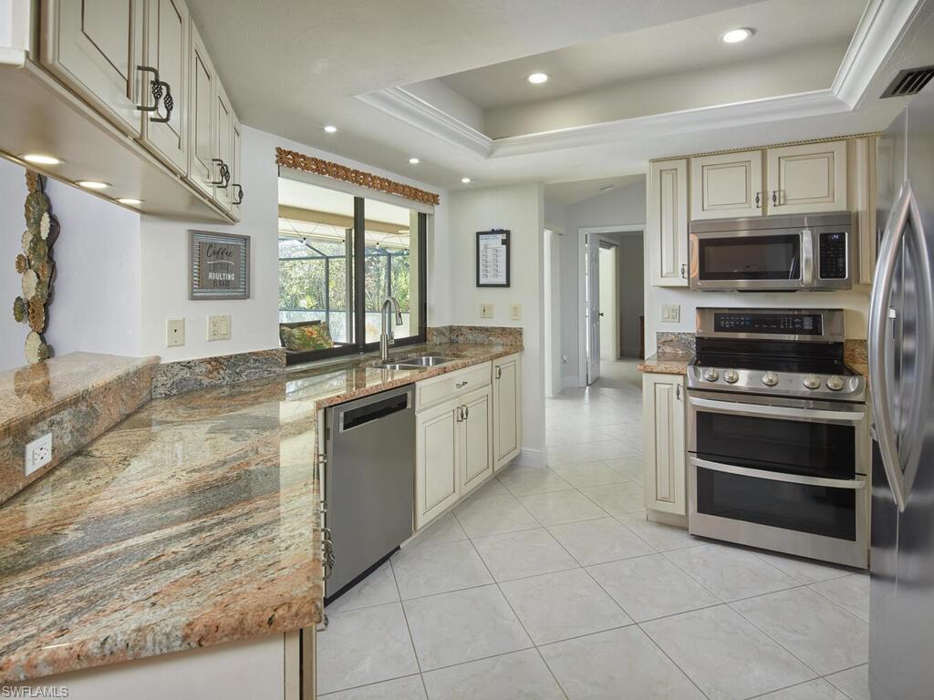 213 Bay Meadows Drive Naples, FL 34113 - Photo 11 of 27