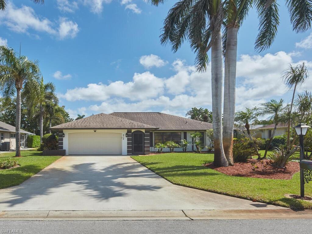 213 Bay Meadows Drive Naples, FL 34113 - Photo 4 of 27