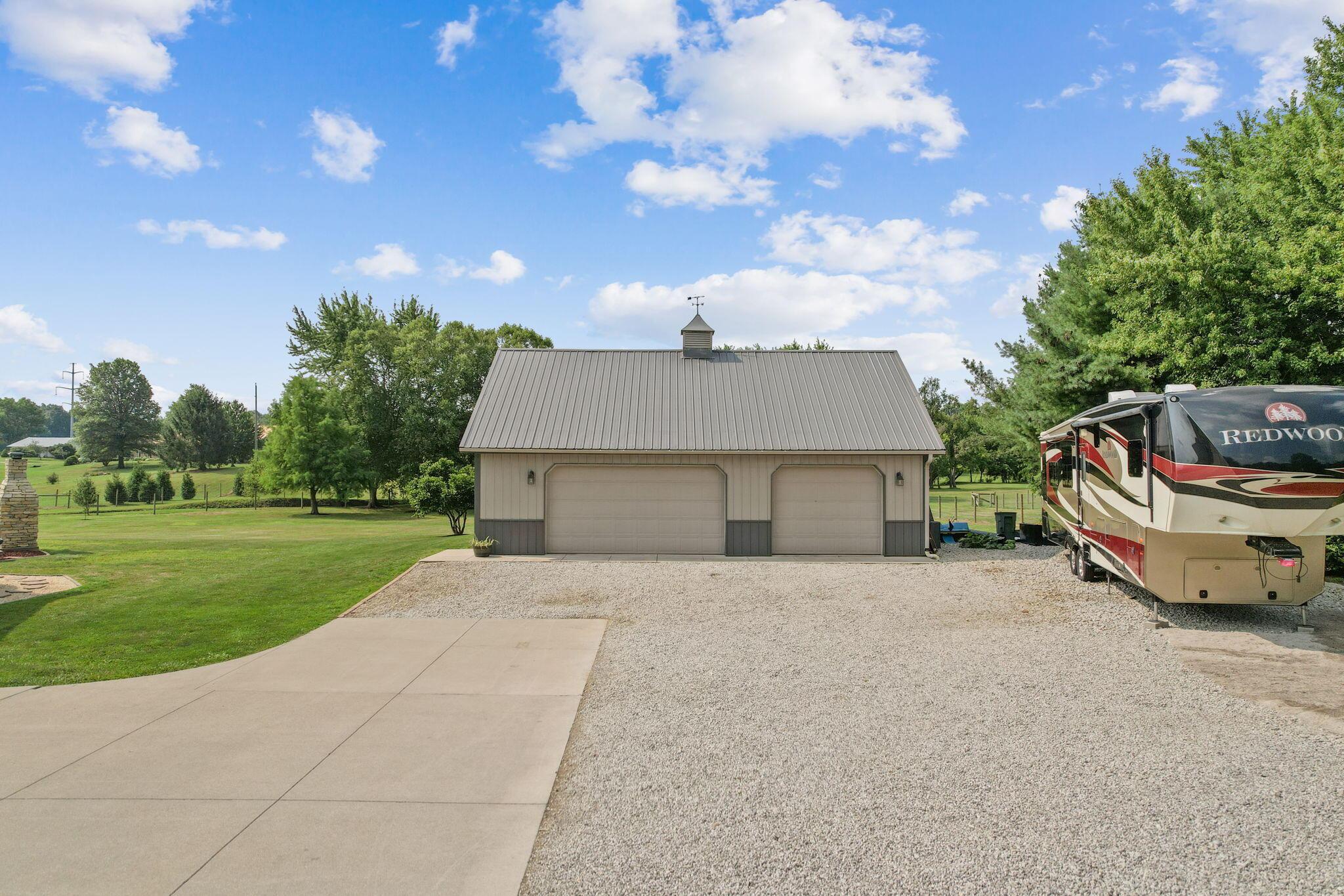 8885 Refugee Road Southwest Etna, OH 43062 - Photo 86 of 121 .