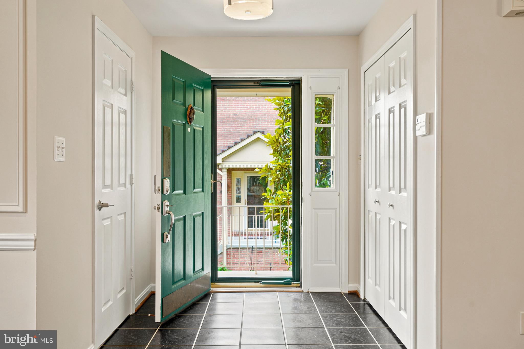 942 Walnut Wood Road Cockeysville, MD 21030 - Photo 4 of 52