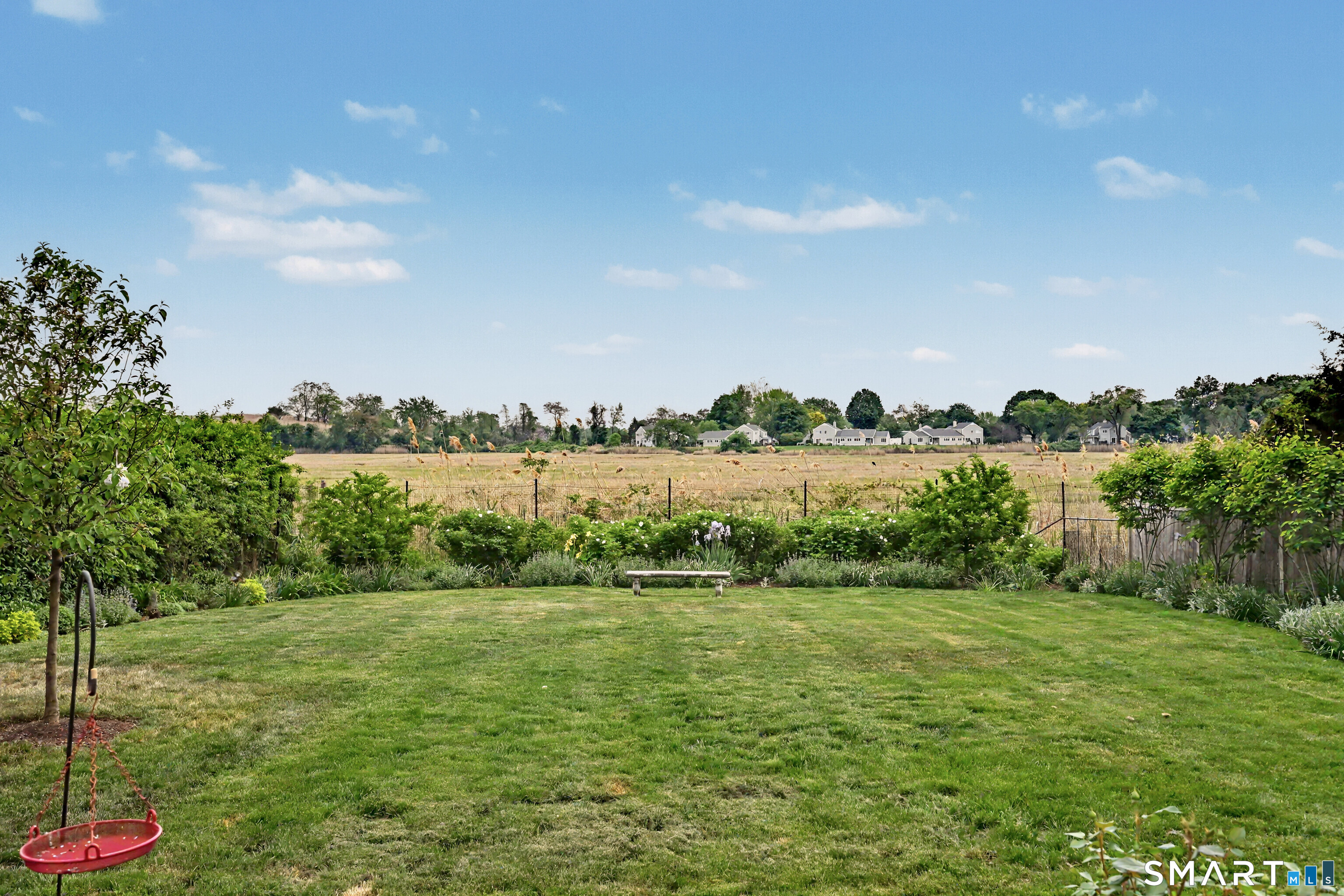 823 Oldfield Road Fairfield, CT 06824 - Photo 4 of 39