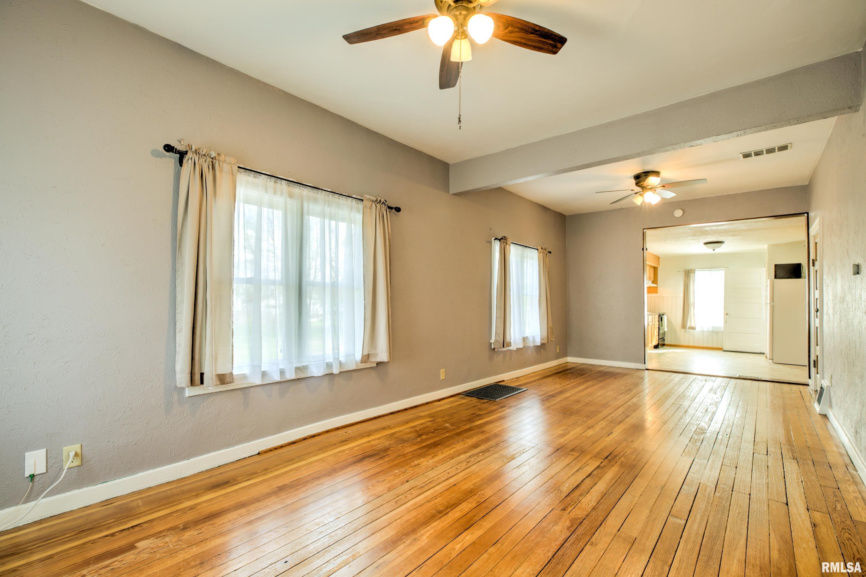 913 Springfield Road East Peoria, IL 61611 - Photo 12 of 60