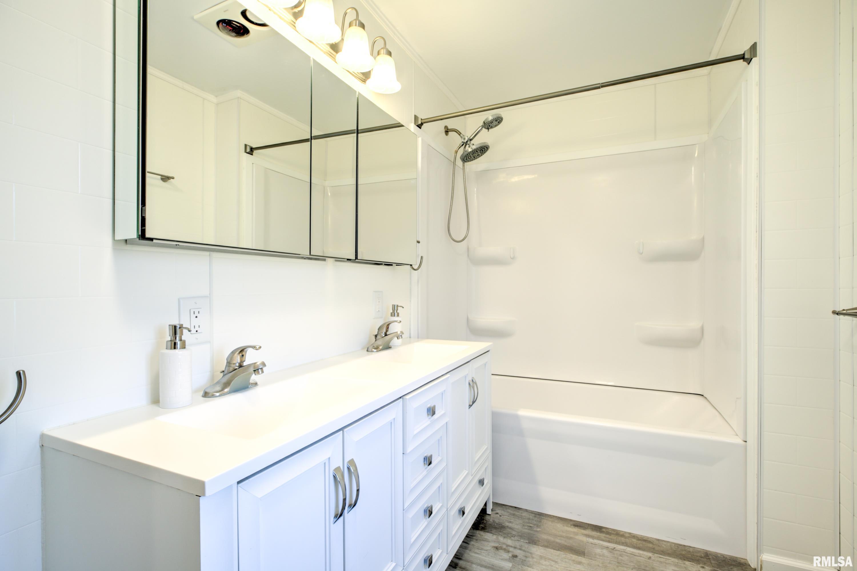 913 Springfield Road East Peoria, IL 61611 - Photo 19 of 60