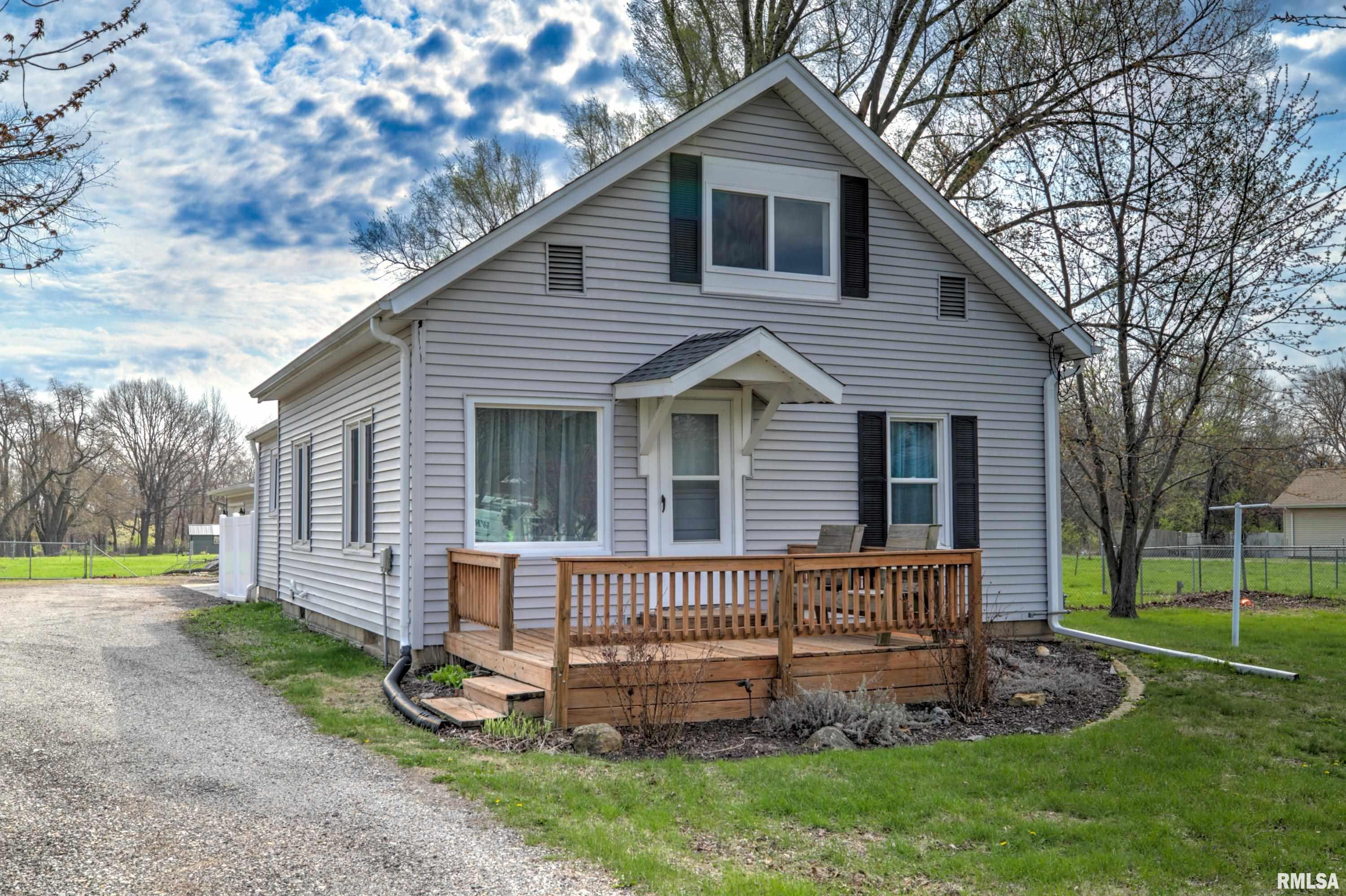 913 Springfield Road East Peoria, IL 61611 - Photo 2 of 60