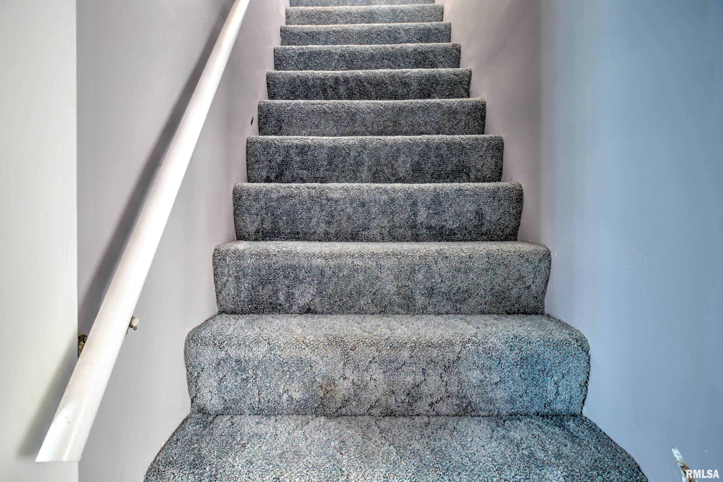 913 Springfield Road East Peoria, IL 61611 - Photo 28 of 60