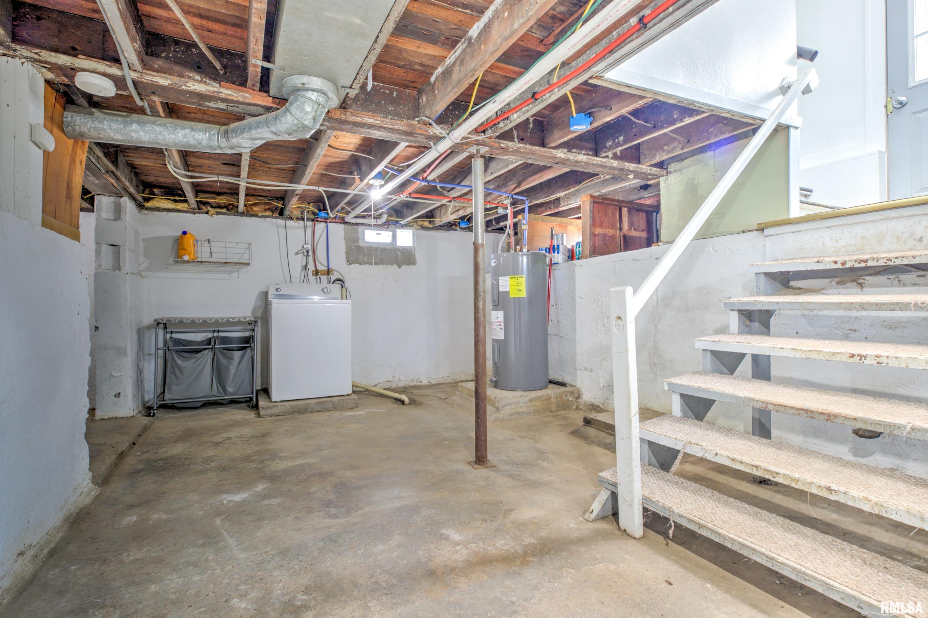 913 Springfield Road East Peoria, IL 61611 - Photo 37 of 60