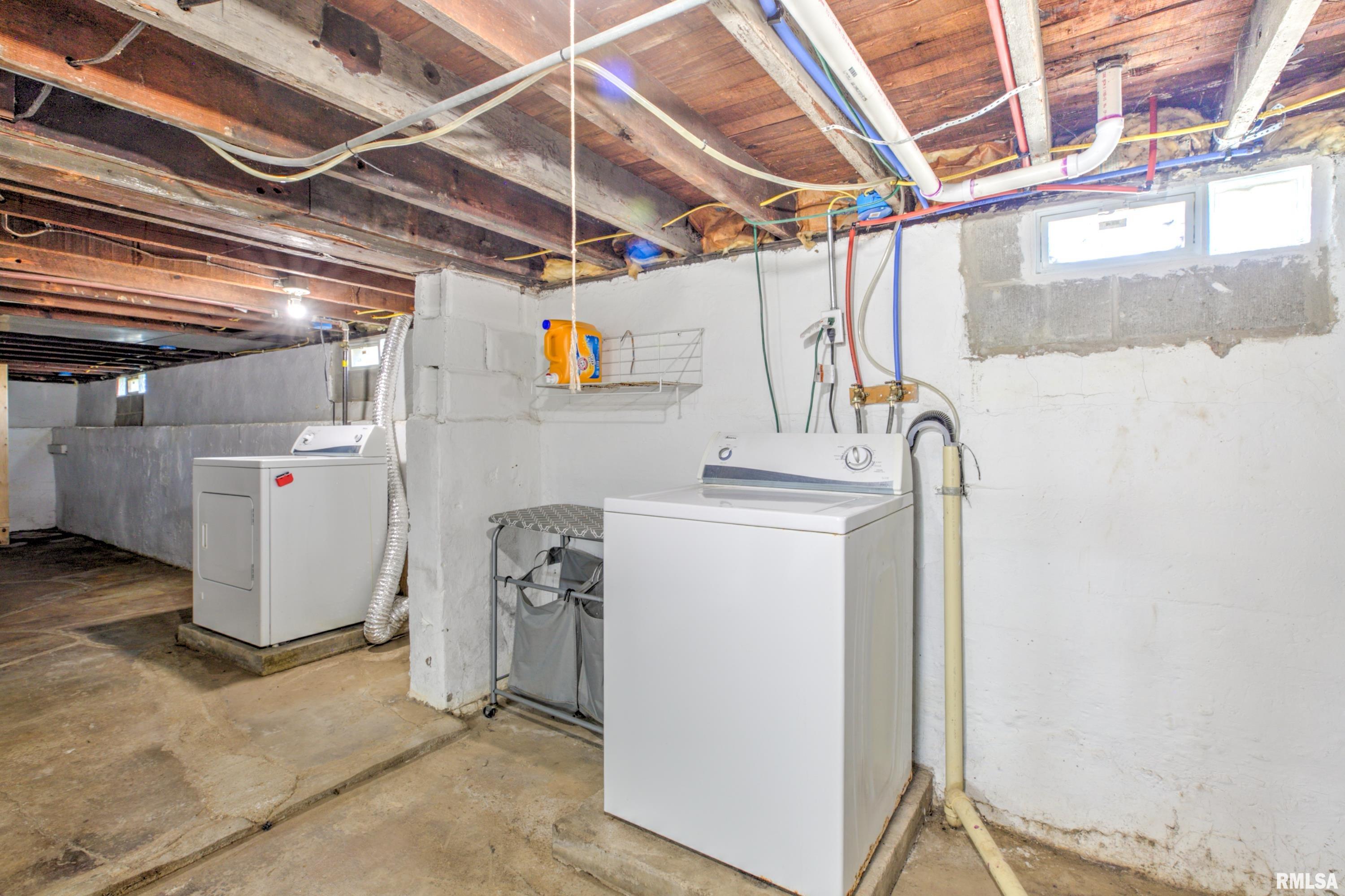 913 Springfield Road East Peoria, IL 61611 - Photo 38 of 60