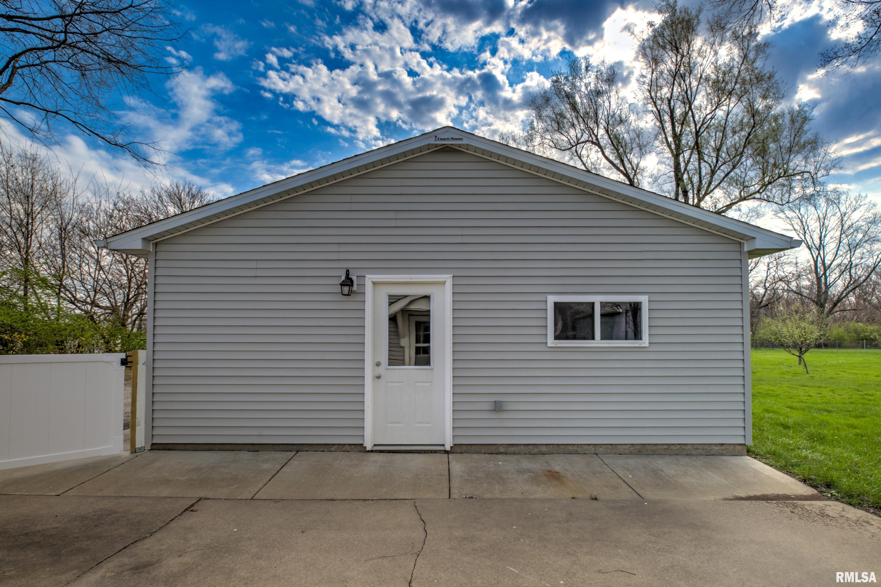 913 Springfield Road East Peoria, IL 61611 - Photo 41 of 60