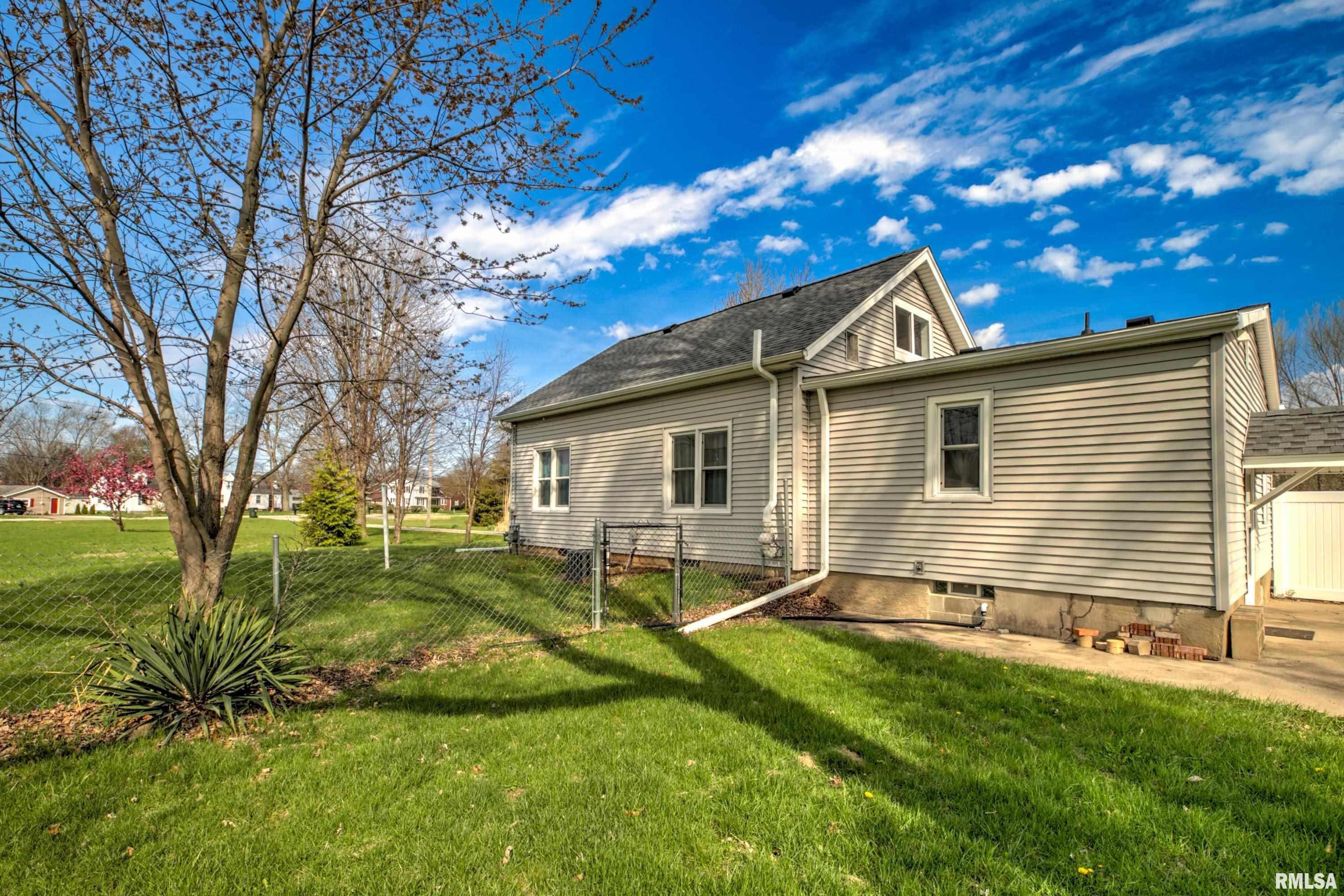 913 Springfield Road East Peoria, IL 61611 - Photo 43 of 60