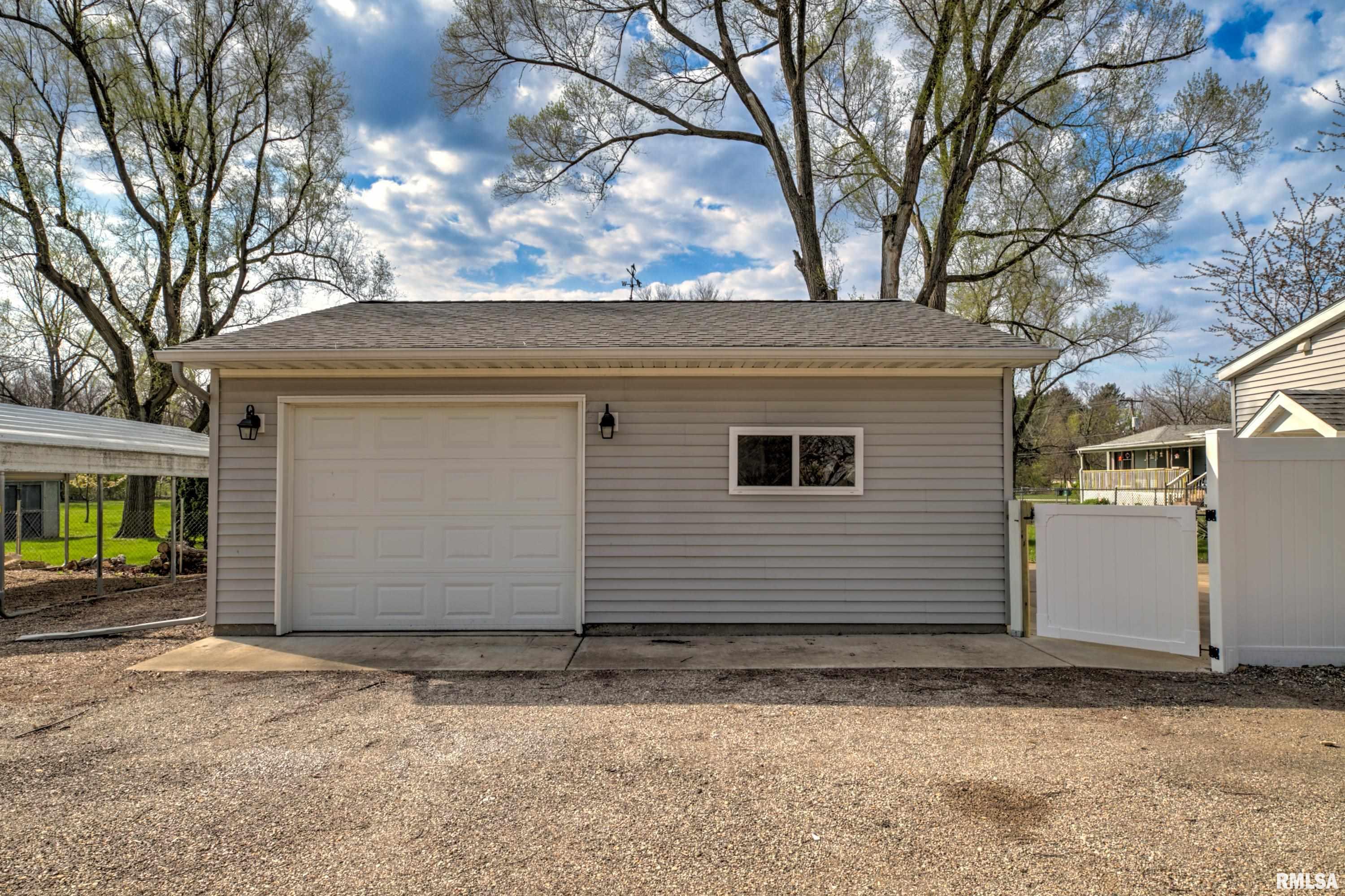 913 Springfield Road East Peoria, IL 61611 - Photo 44 of 60