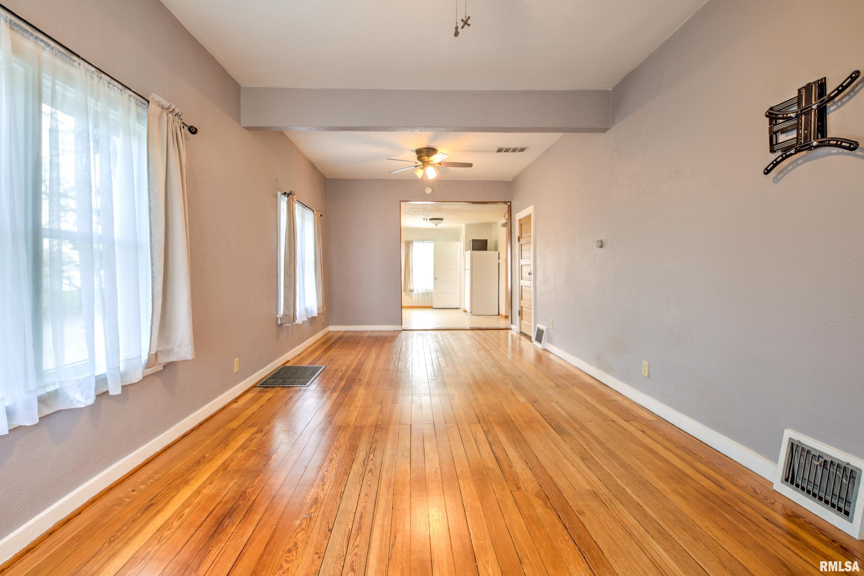 913 Springfield Road East Peoria, IL 61611 - Photo 8 of 60