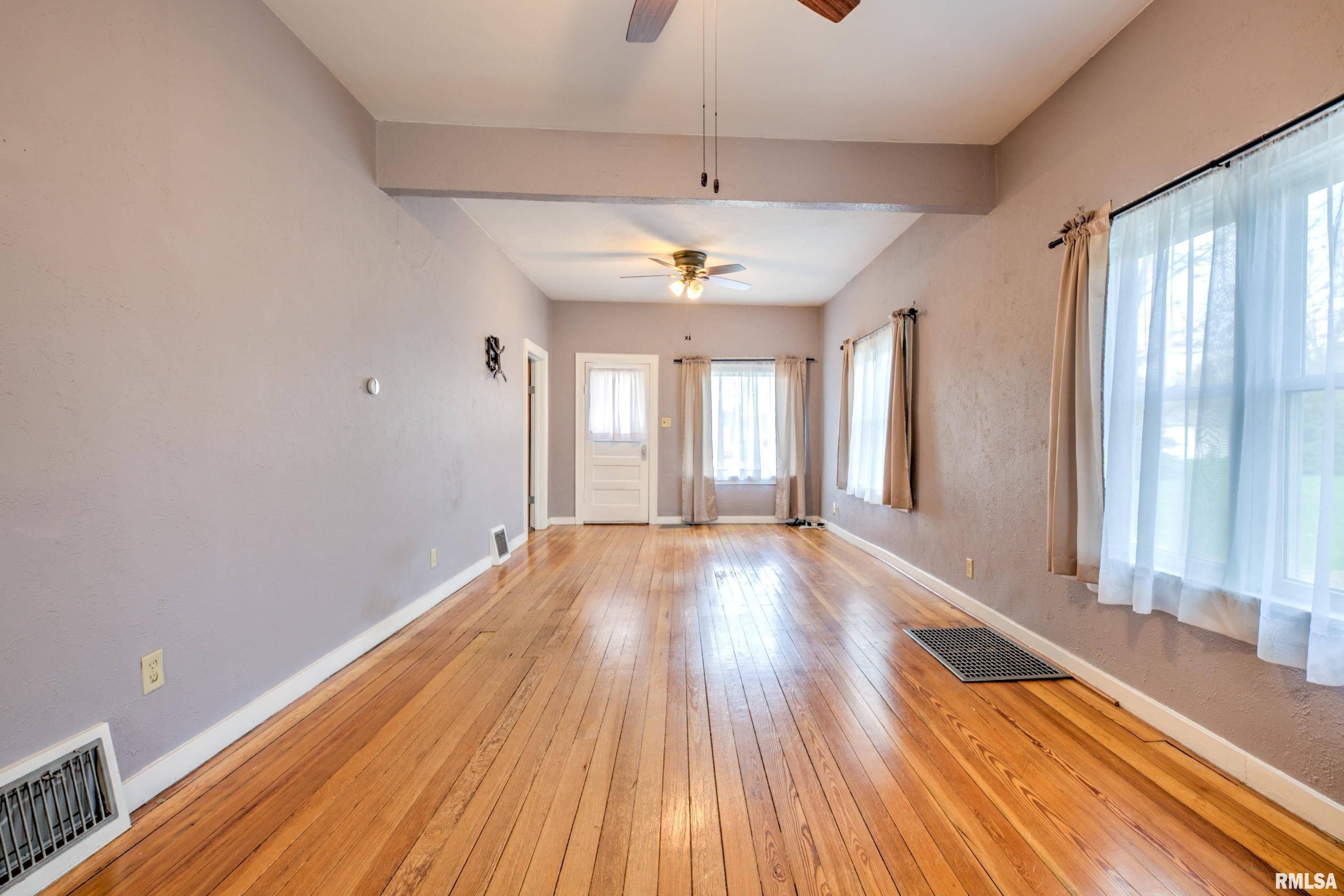 913 Springfield Road East Peoria, IL 61611 - Photo 9 of 60