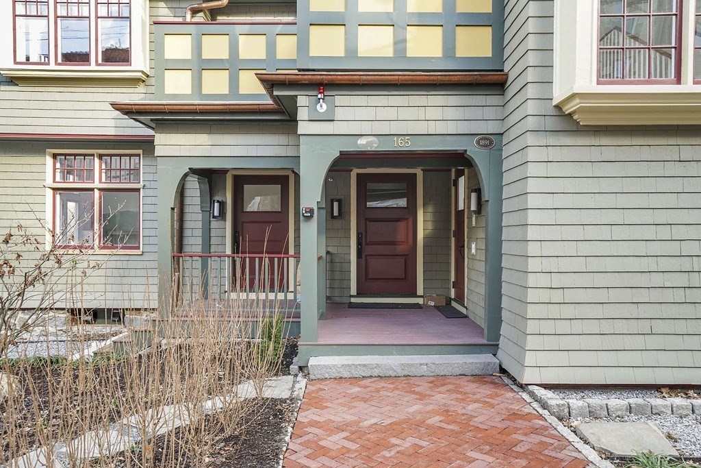 165 Winthrop Road, Unit D Brookline, MA 02445 - Photo 6 of 40
