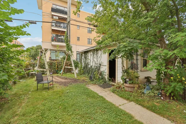 $464,900 | 4480 North Bartlett Avenue, Unit 4482, Shorewood, WI 53211