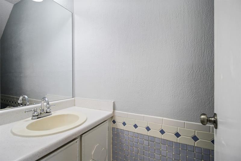 536 Granite Ridge Place Sandy Springs, GA 30350 - Photo 4 of 12