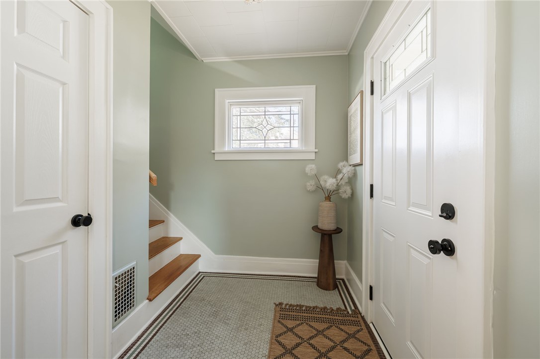 286 Spencer Road Irondequoit, NY 14609 - Photo 3 of 50 Entry-Foyer